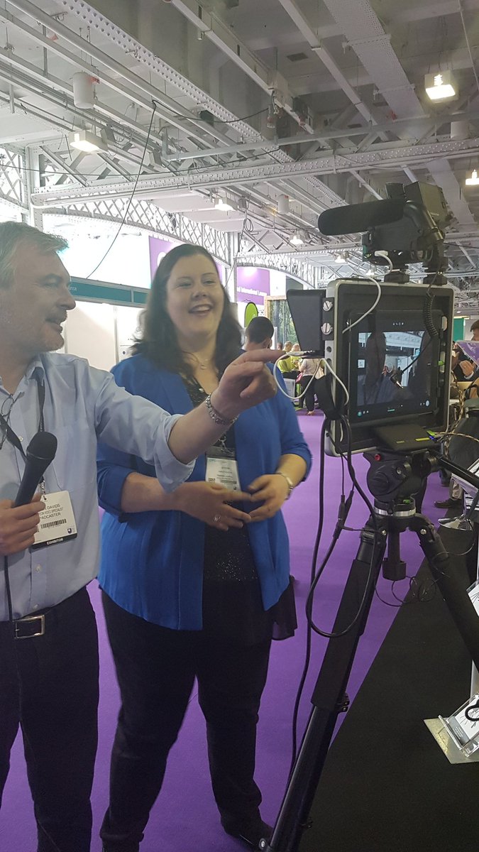 LightbulbJo's tweet photo. Great fun with the recording and autocue kit Padcaster from @Jaynedavids Some very cool tech and not that expensive either
#cipdLDshow https://t.co/V83pP906Fc