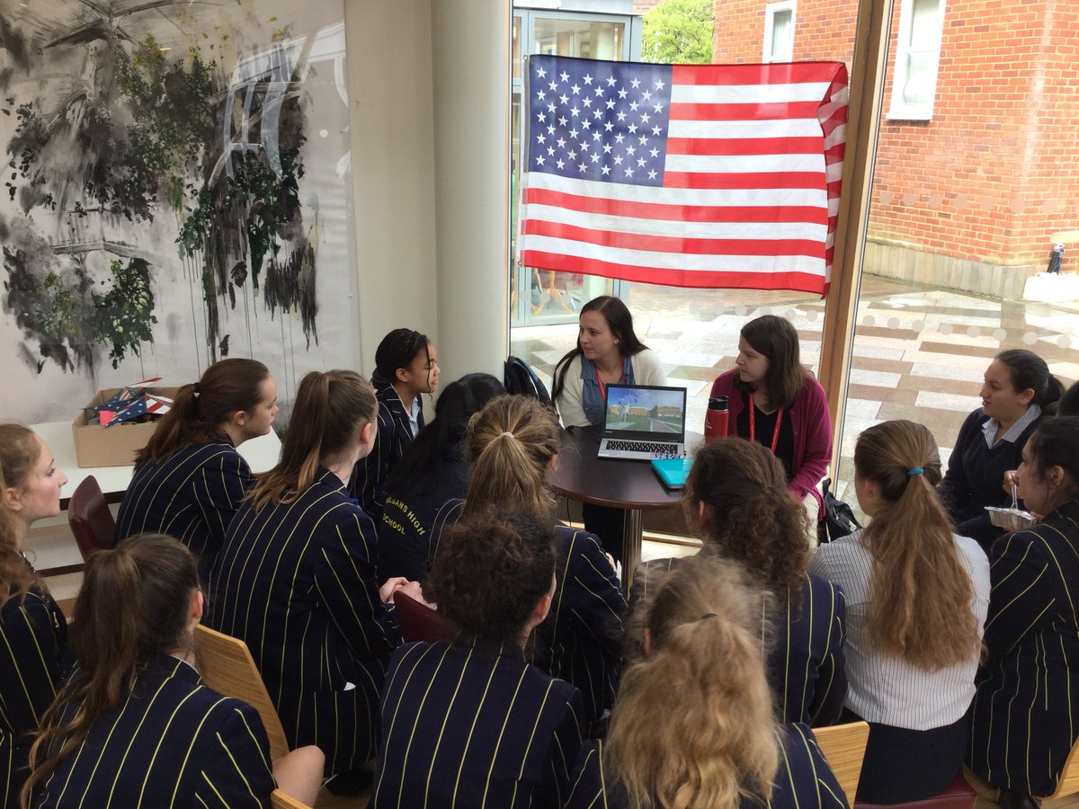STAHSCareers's tweet photo. Students interested in studying in the US were able to speak to American students today to hear about the fantastic experiences they have had. This was a follow up to last week’s excellent presentation from @nyuniversity Thank you Mikael, Sarah, Anna and Lily! https://t.co/olfFrGX4wE