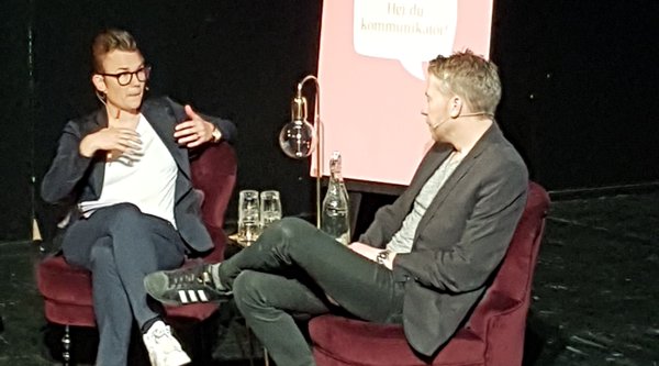 Jusek's tweet photo. "Det är viktigt att vara djup förankrad i verksamhetsidén och ha en kultur där man vågar improvisera och vara snabb" -  @jfalkheimer pratar strategisk improvisation med @Matilda_Wester på #popinion idag. https://t.co/eJOpauHG6v