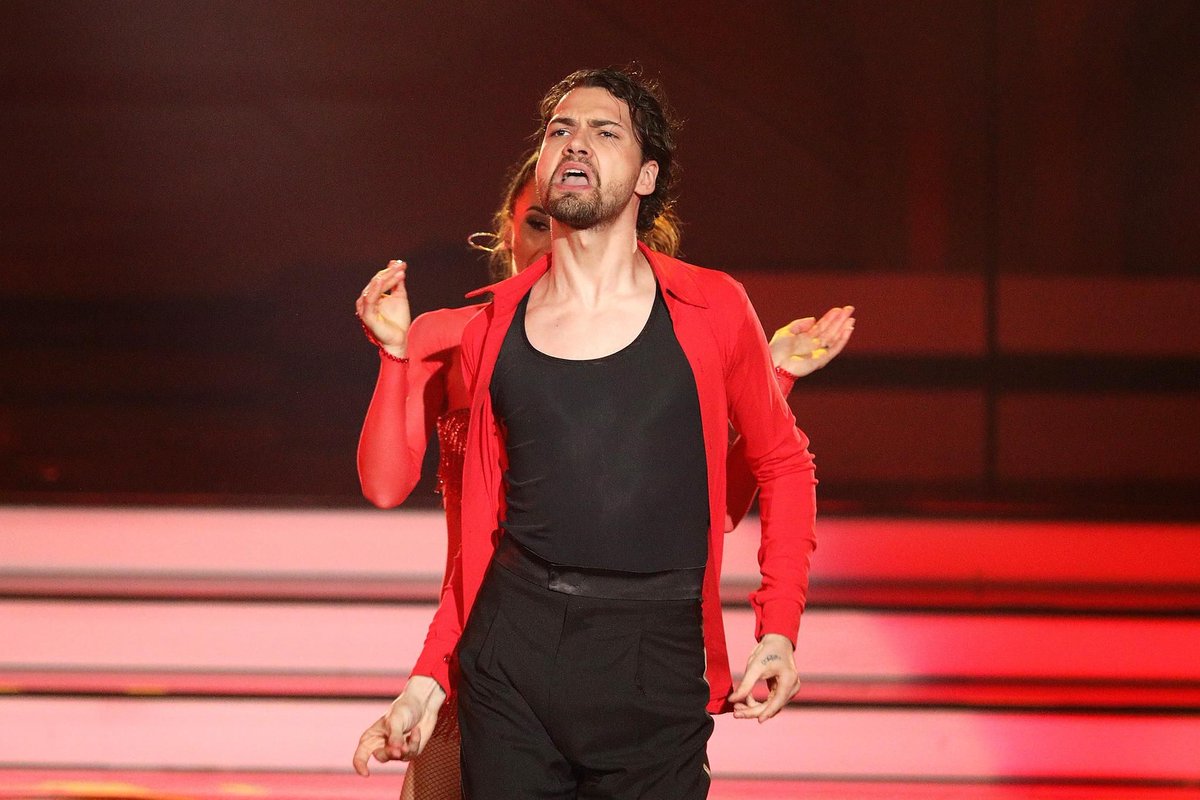 RedenSiemit's tweet image. no knowledge alone - help heal the bone! share your knowledge and experience to help others get better more quickly! #iknowstuff #TellUs_online 
"Let's Dance": Mittelfußbruch! Jimi Blue Ochsenknecht gibt auf buff.ly/2HKFdOP