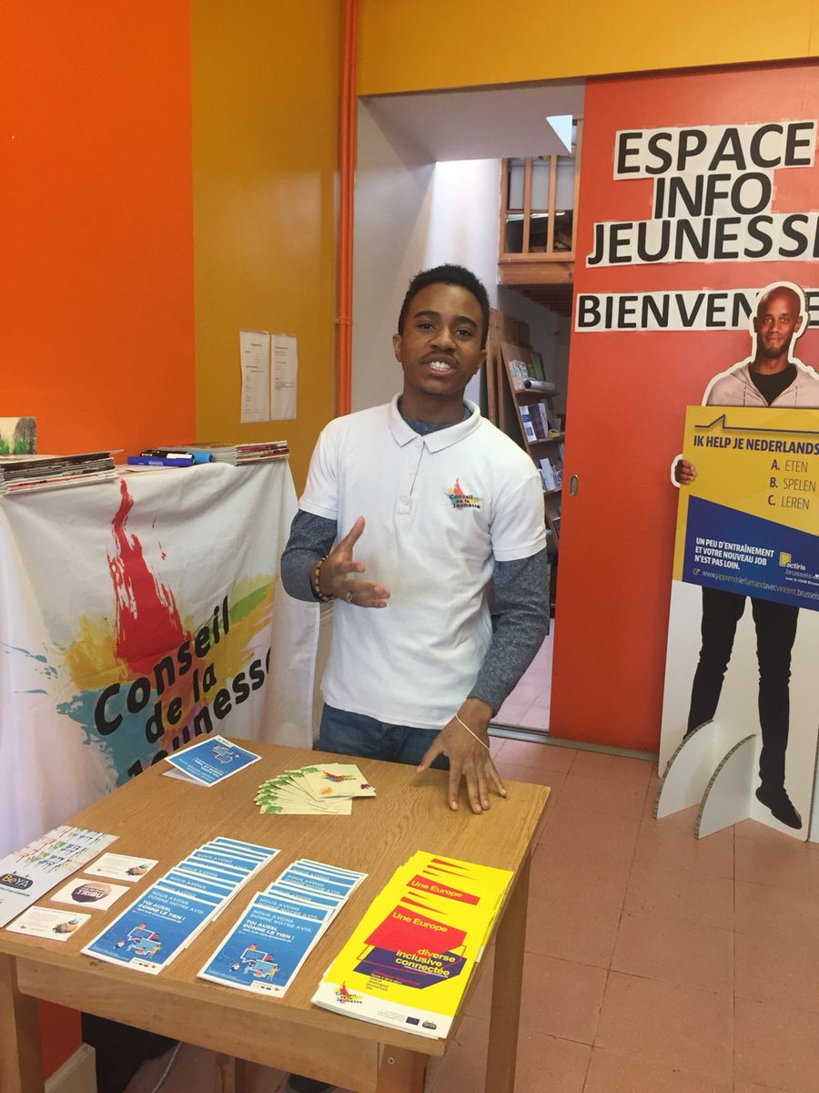 Forumjeunes_BE's tweet photo. Le Conseil de la Jeunesse et ses BeYA sont à Forest afin de tenir un stand d'informations à l'Espace Info Jeunesse. 

Au programme: information et sensibilisation des jeunes sur le Conseil de la Jeunesse et le Dialogue Structuré!

#BeYA #CJCF #CJenaction https://t.co/UHuCf9kzWx