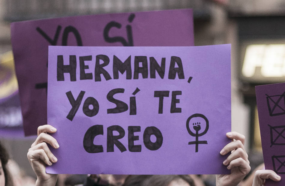 Demà dijous 26 d'abril a les 13:00 es farà pública la sentència de la #Manada.
Estem atentes, estem en guàrdia. 
#YoSiTeCreo #JusticiaPatriarcal #MasclismeÉsTerrorsime