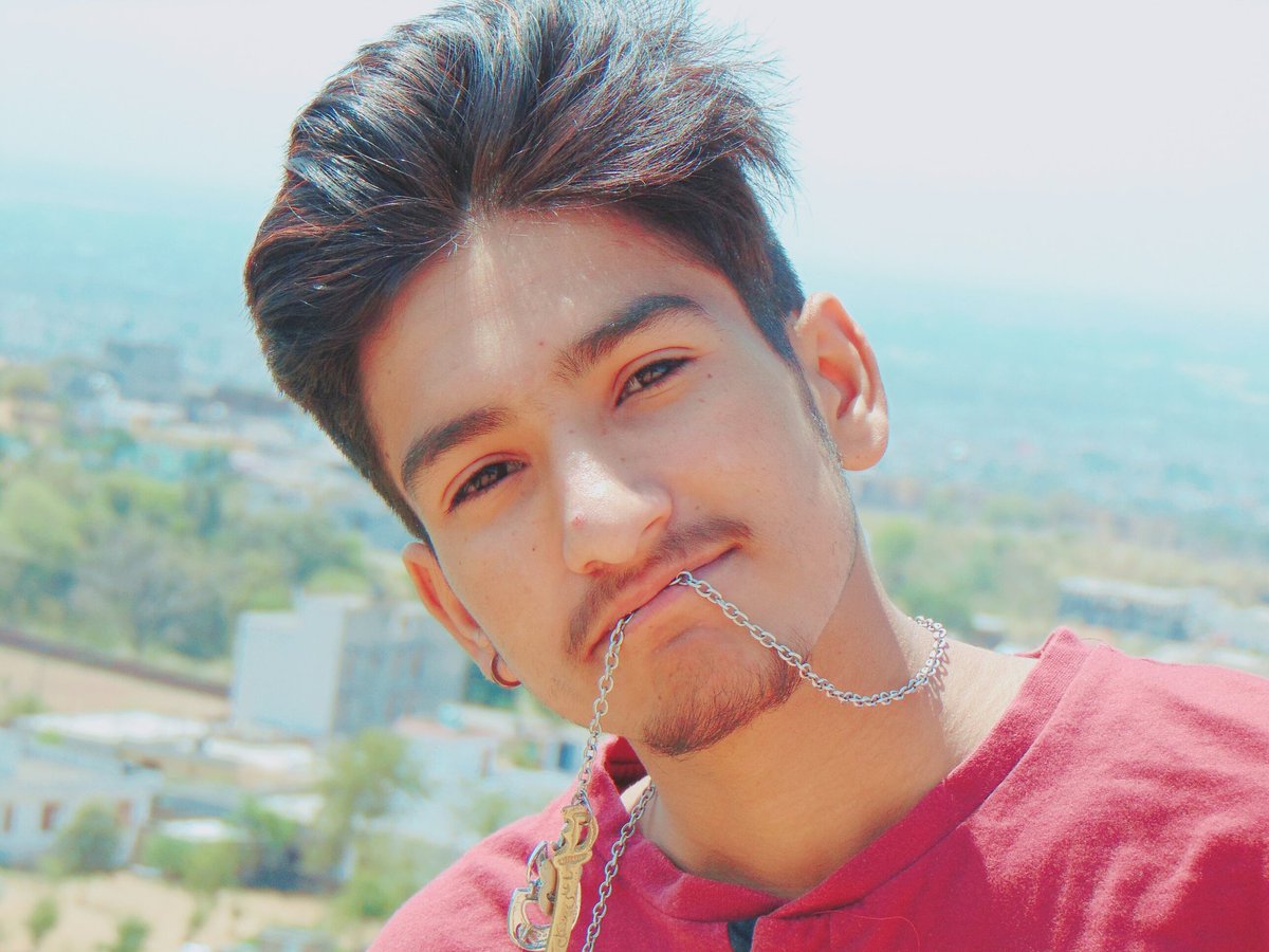 iamDesi_boy's tweet photo. #desiboyjammuwala #desicamera #deephouse #newrap #Desiboy #desihiphop #dj #musicvideo #music #dollartree #milliebobbybrown #brothers #brokenheart #bollywood #hollywood #losangeles #california #filmmaking #fitness #songs #gangshit #gangster #rapstar  #ggansta  #newthings  #newyork https://t.co/Tzy19gaPVo