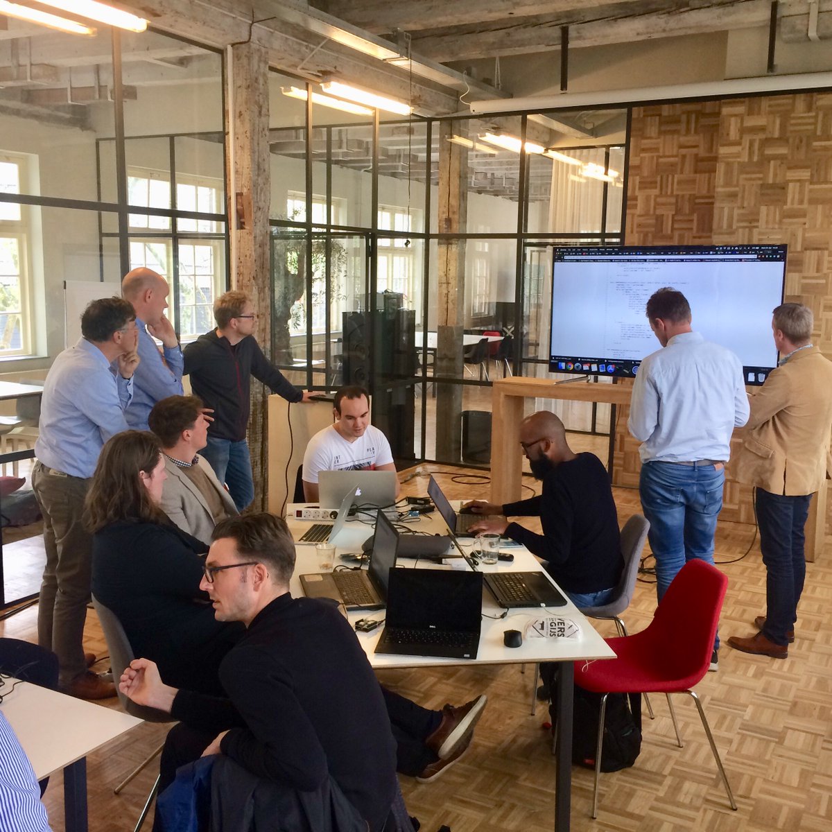 Geen vooruitgang zonder verandering! Vandaag is het eerste #InstallFest waarbij we op het nieuwe platform én op een andere locatie aan de slag gaan. Ben jij er de volgende keer ook bij? Zie installfest.nl #iot #tmobile #internetoftings