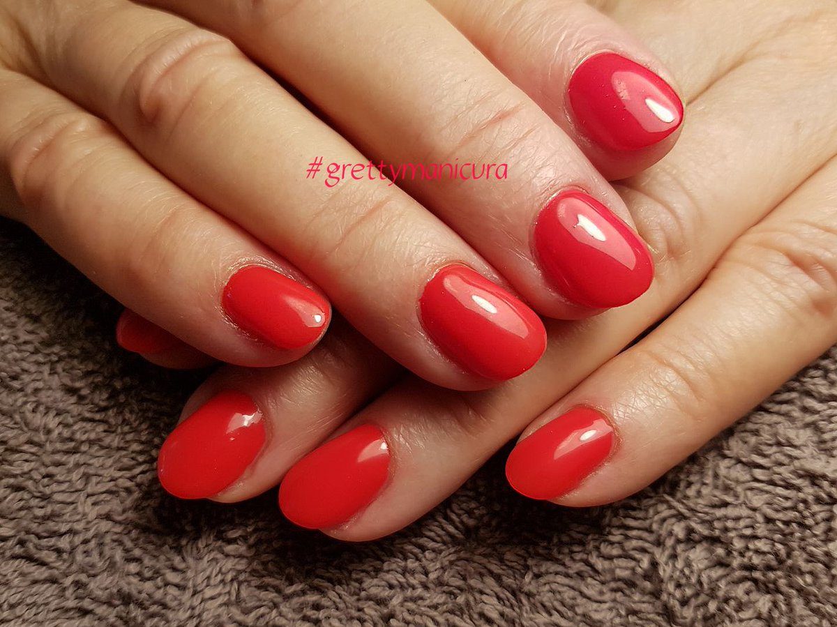 GRETTY_MANICURA's tweet photo. ❤️ Hoy, día 25, escogemos el color del mes, y para abril no podía ser otro que este coral de @IloveSemilac #colorofthemonth #colordelmes #uñascoral #coralnails #redcarpet #uñasrojas #rednails #semilac #nailart #grettymanicura #uñasdecolor #nailpolish #aprilnails #uñasdeabril https://t.co/FDMI1VuMnI
