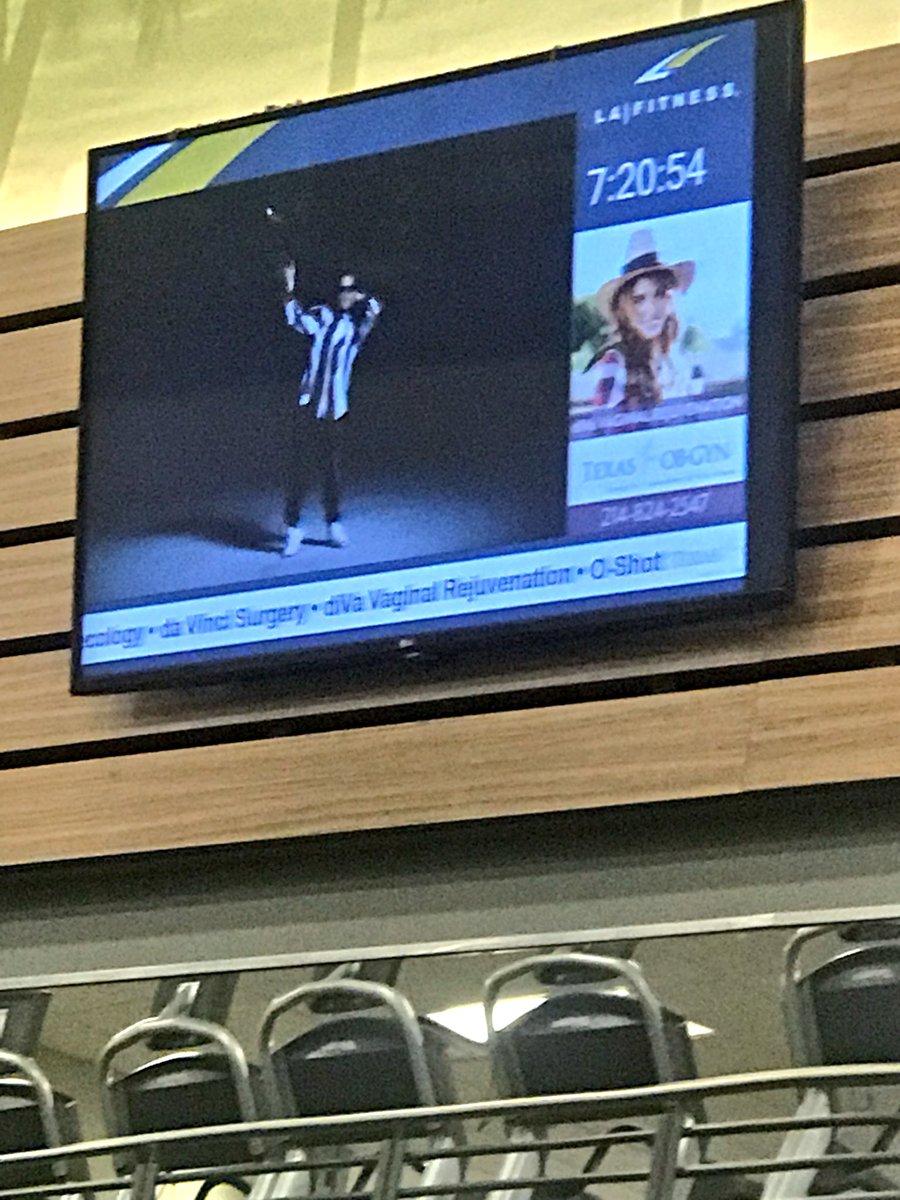 kbyler24's tweet photo. I guess #lafitness will take anyone’s money to make a dollar.... including advertisements for #vaginas. #LAbiaFitness https://t.co/U5iSKRcifV