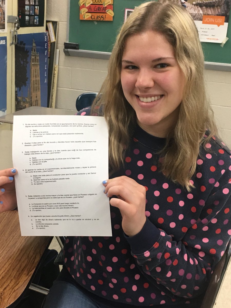 beth_visnick's tweet photo. AP Spanish completing a worksheet discussion assigned by @esm_teacher from Spain.  They had to answer the questions in Spanish via live video chat. They did great! #SouthHSpointsofpride https://t.co/h2IerBQPSj