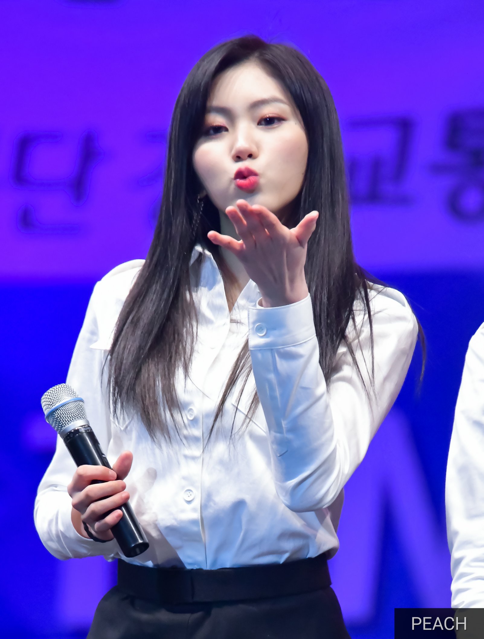 DboVNjaV0AEmCzv.jpg:orig