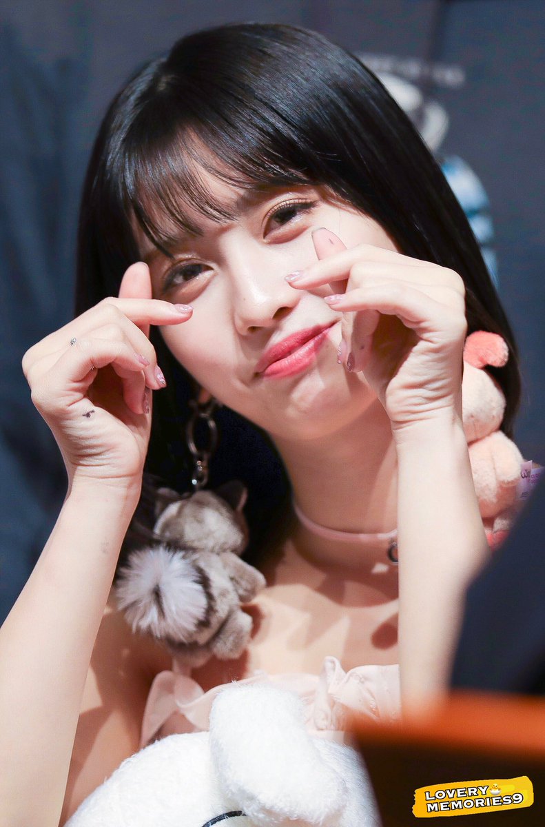 TheFirstStar__'s tweet photo. 180422 잠실 팬사인회

ももりん1番ペンサしてた（ ; ; ）
ずっと目を見て話してくれた😢
本当にいい子😩

#트와이스 #TWICE #MOMO #モモ #모모 https://t.co/7Y8MNLmBmc