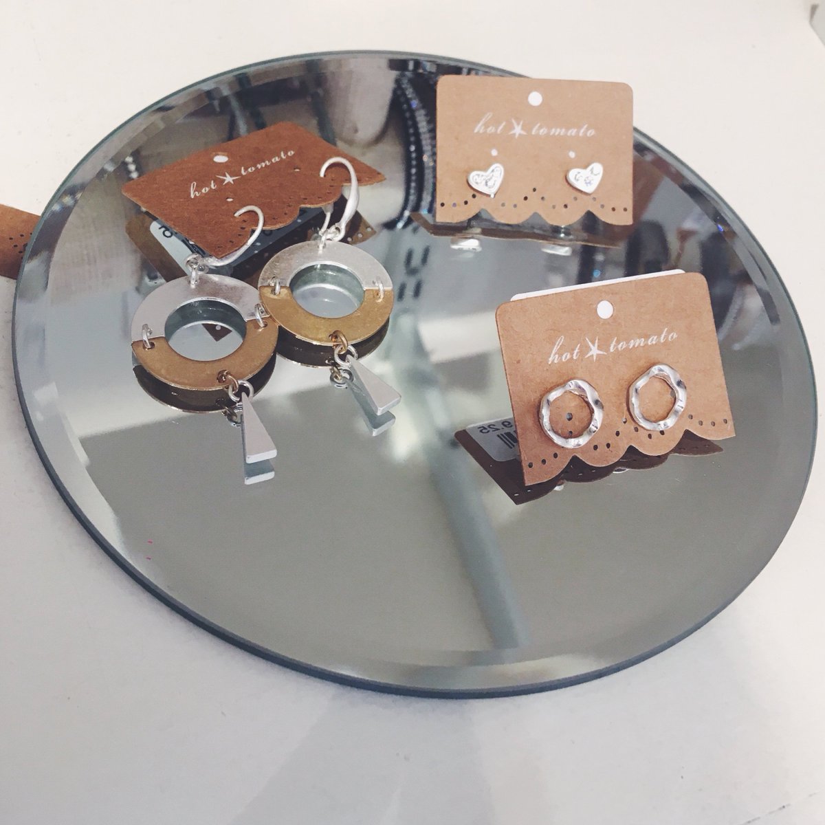 Gorgeous selection of earrings at La Maison to add a little bit of sparkle to your outfit! Treat yourself! 😇 #WainwrightsYard #LakeDistrictShopping #LaMaisonLifestyle #Kendal