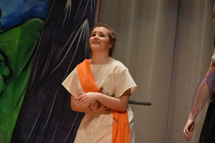 AshleighCraig19's tweet photo. "How's school going?" https://t.co/Ou1PcEJiLT