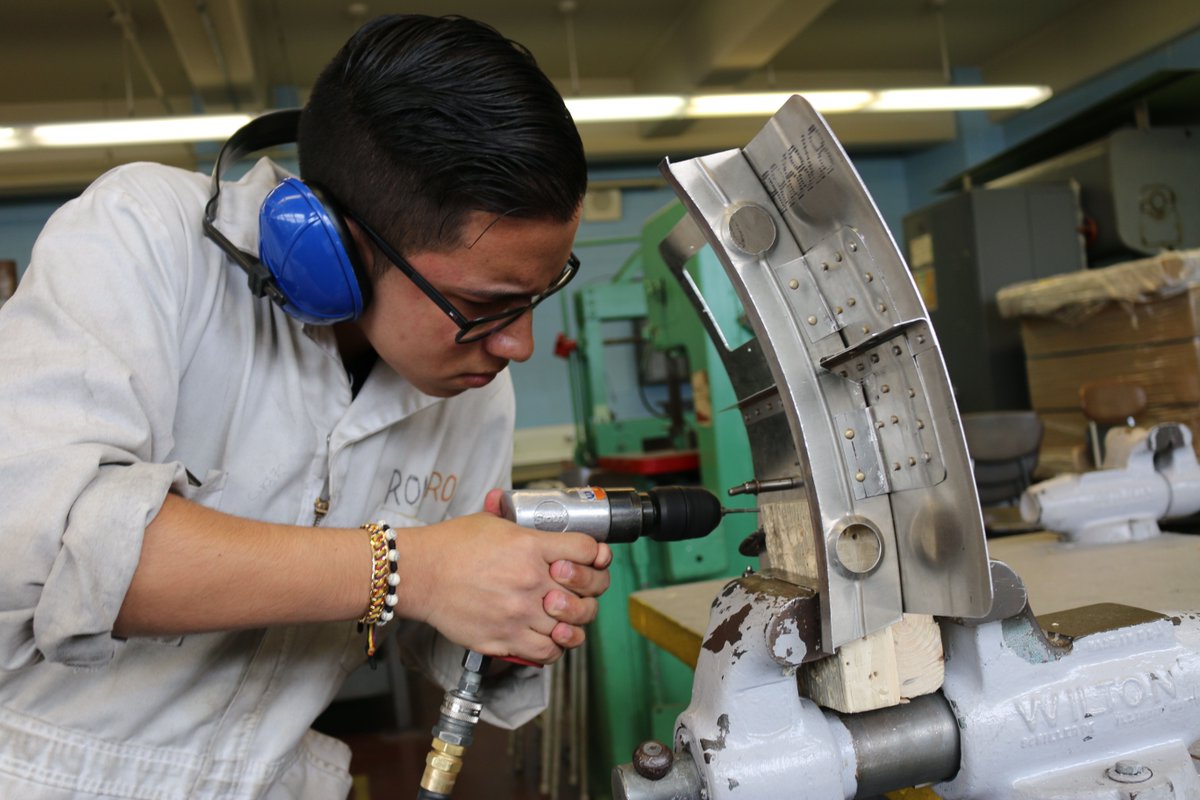 MarkPerna's tweet image. One big upside of career and tech programs? They push more kids to graduate! bit.ly/2Jmrn2i #Graduation #CareerPrograms #TechPrograms #EducationWithPurpose @Chalkbeat