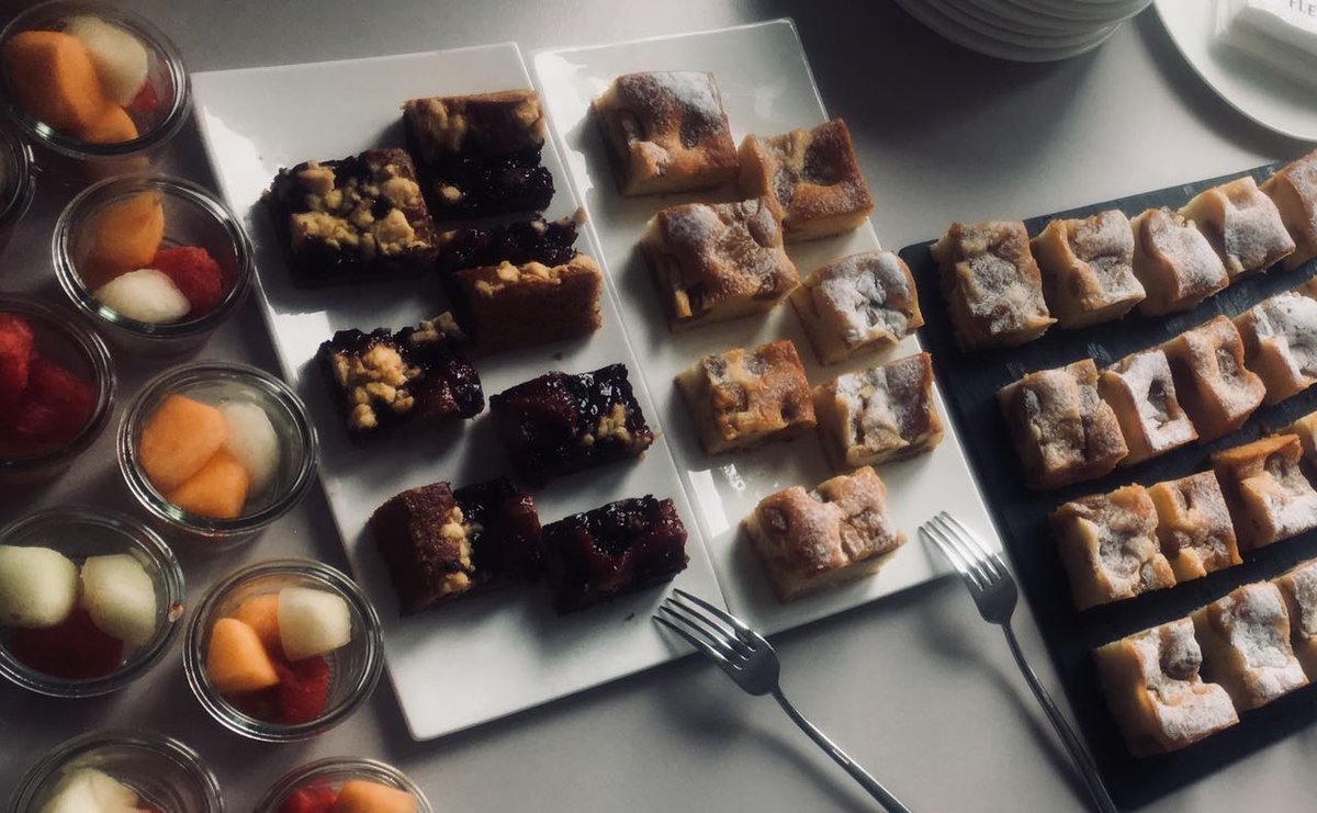 EntwicklerKON's tweet image. Kleine Stärkung 😋 #delphicodecamp #kaffeepäuschen