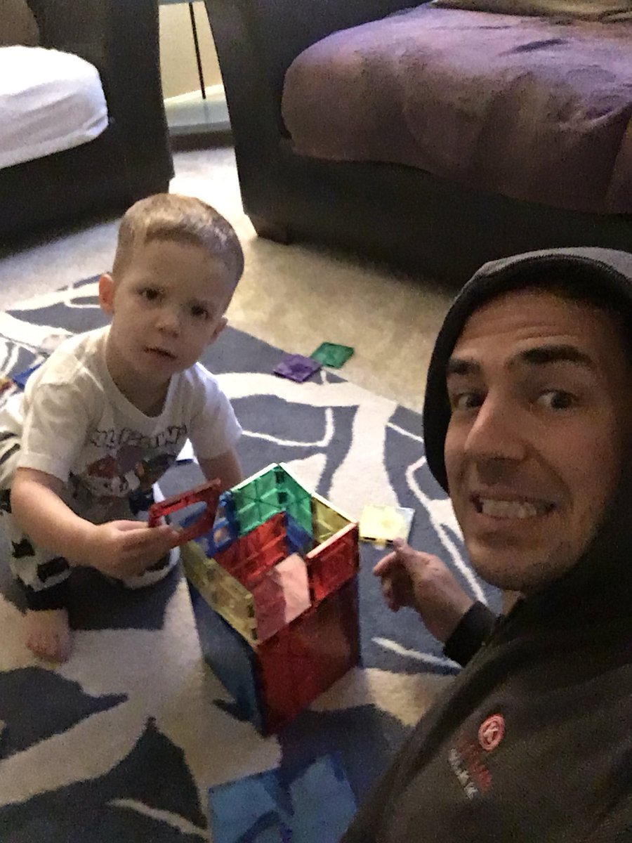 Lars Crawford tweet media