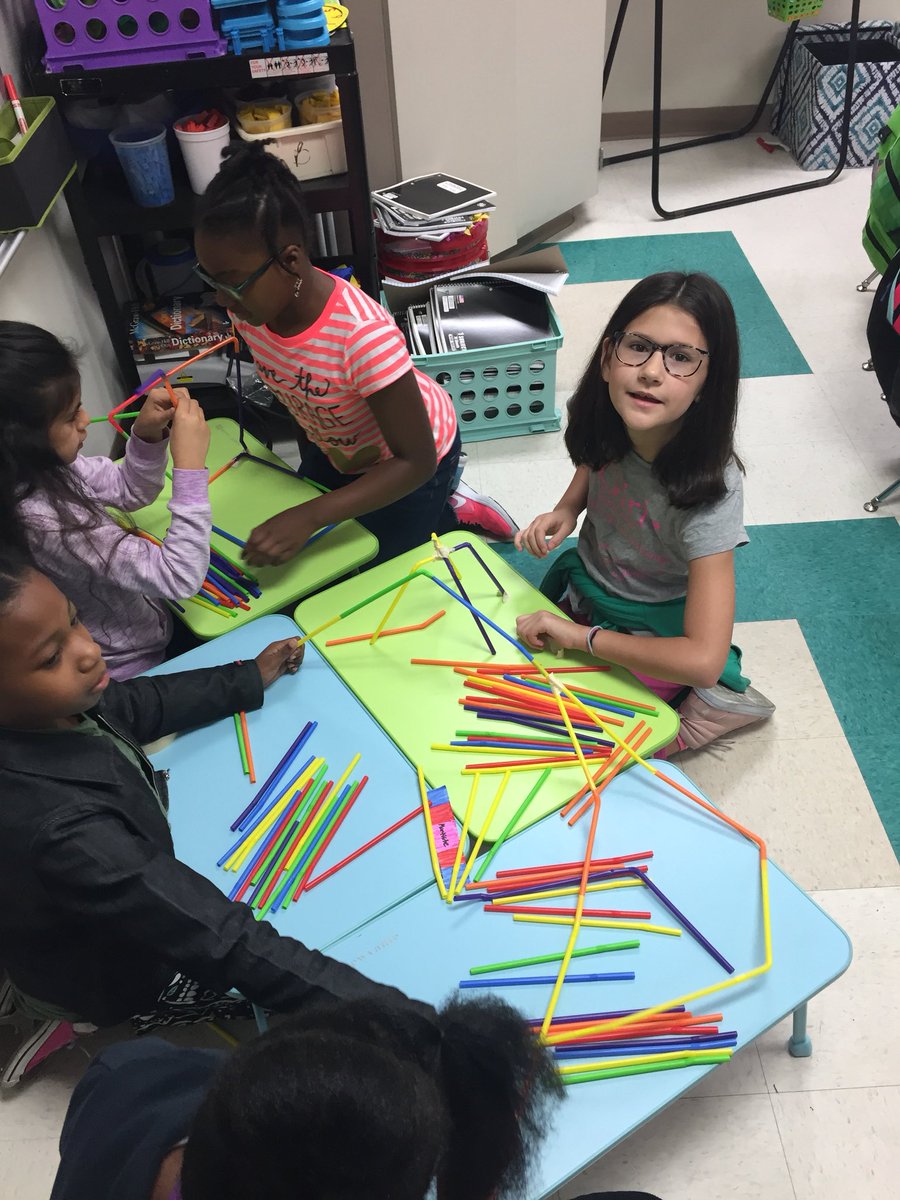 CarterKdcarter's tweet photo. New group of STEM starting this morning! Tallest freestanding structure with straws and tape. #foundation #supportbeams #smithleopards https://t.co/Q7cMWjqqcn