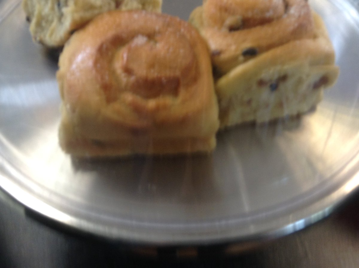 Way_Out_There's tweet photo. Some of the best cakes you'll ever taste: Only at Longfellows. #cakes https://t.co/ZL2dCxn6JD
