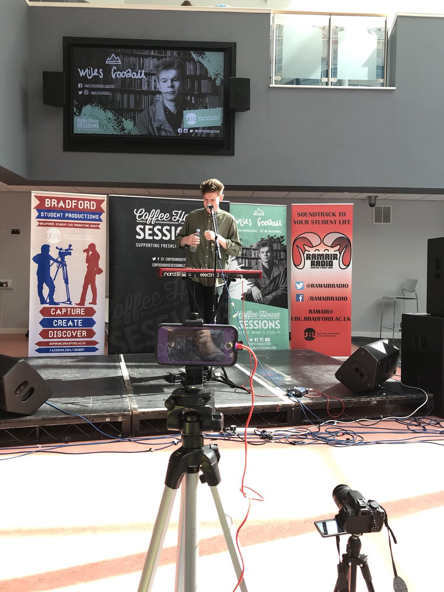 UBUBSP's tweet photo. 🎶🎤If you’re not im @BradfordUniSU then you’re missing @MilesGoodall 🎶🎵 https://t.co/eVZQIfeHBg