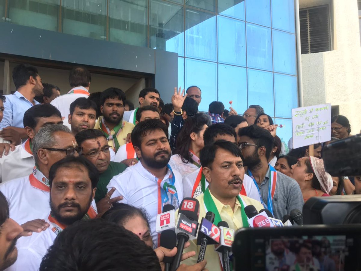 NSUIGujarat's tweet photo. Today @GujaratNSUI along with @INCIndia did Aggressive Agitation  @ DEO Office, Regarding SCHOOL FEES INCREASE FOR STUDENTS in Presence of @INCGujarat President Shri @AmitChavdaINC And Shri @Mahipal_gadhvi.
@Fairoz_JK
@guptar 
@VardhanNSUI
#NsuiForStudents #CongressForPeople https://t.co/duNjUhsudn