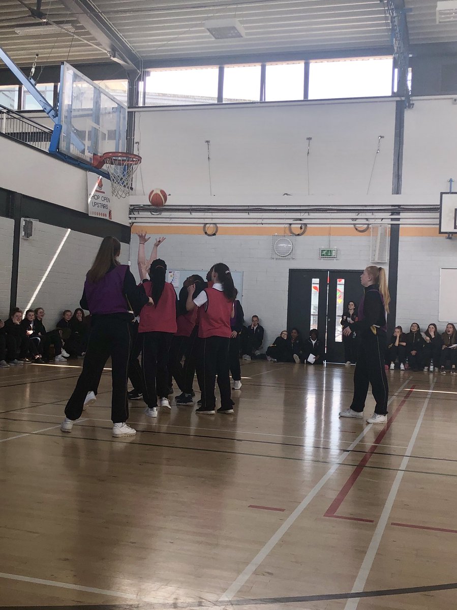 MsLKelly_'s tweet photo. Great 1st year basketball game @Colaistebride for #ActiveSchools week #WorkoutWednesday https://t.co/KgKNtNzKW8