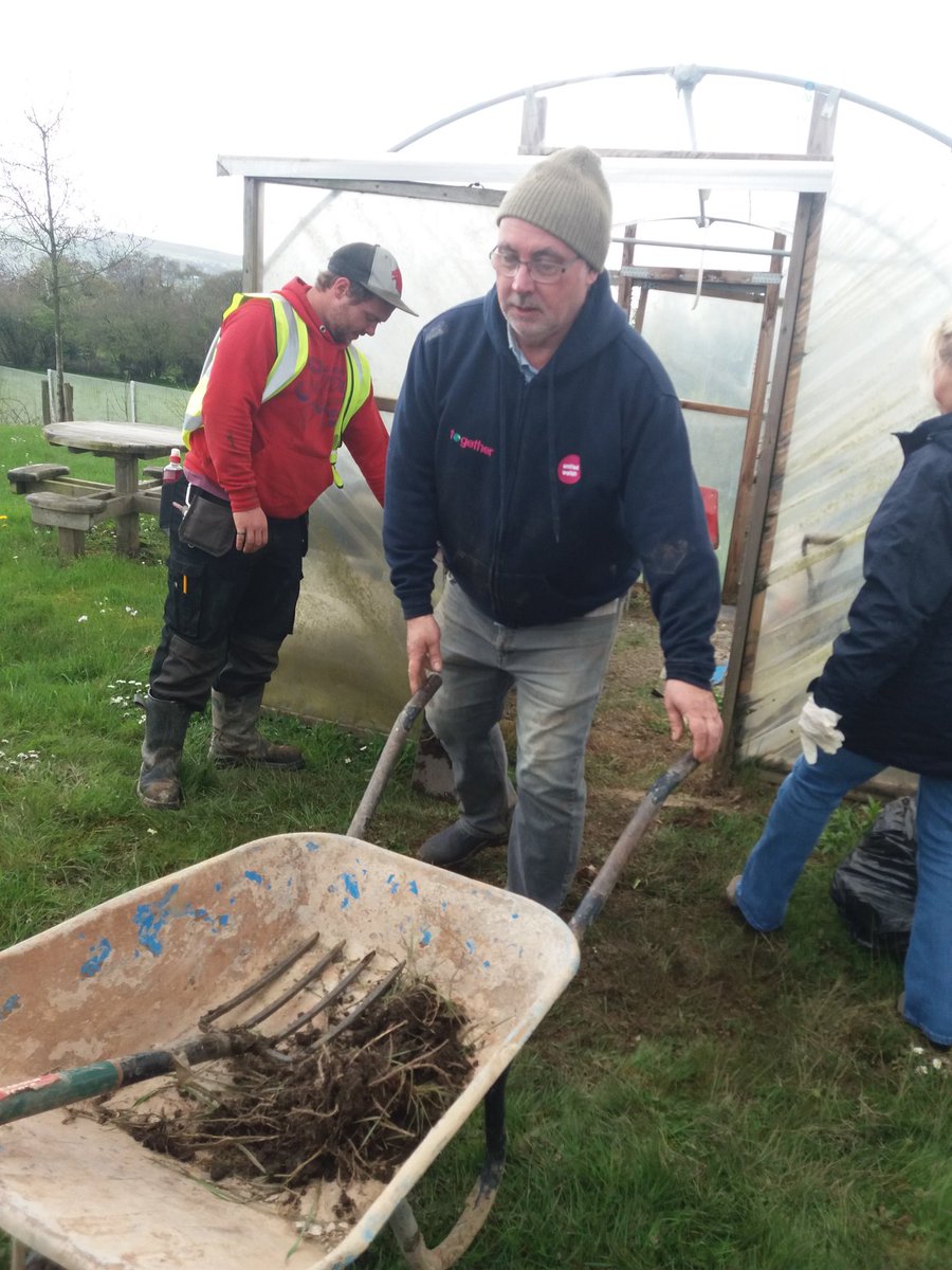 UnitedWelsh's tweet photo. Simon from Community Investment has been working hard today digging up the raised beds @Greenhill10 #CanDoDay https://t.co/F4AaWdaHkO