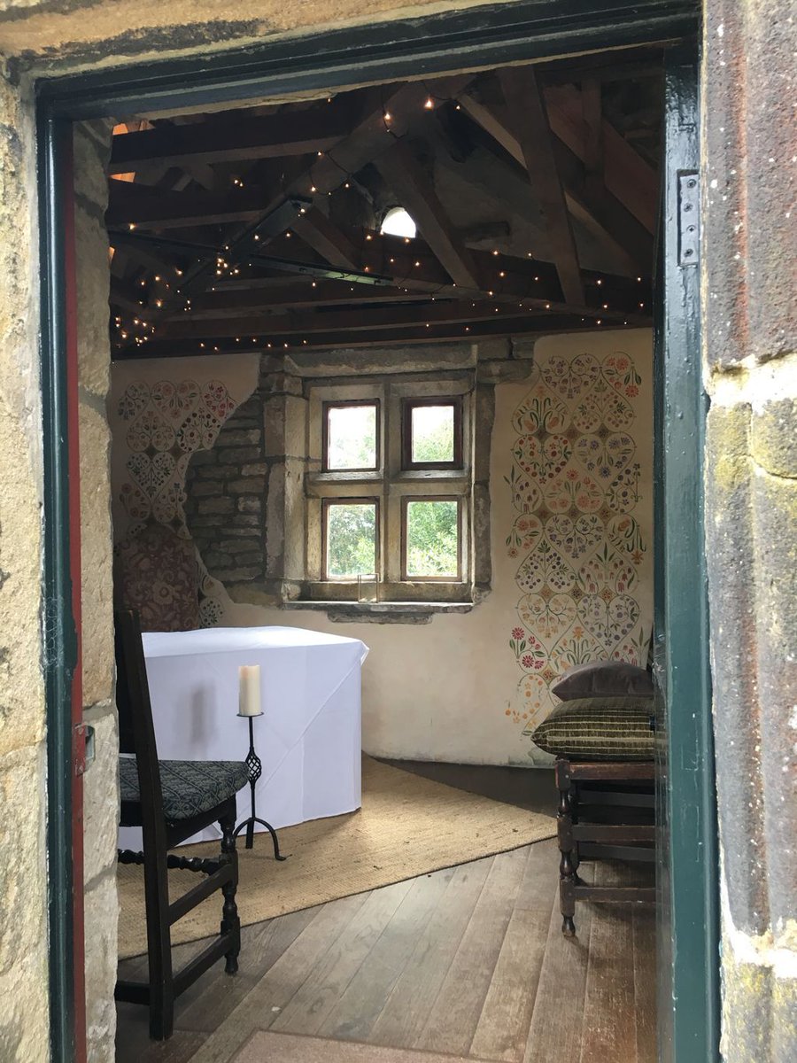 HoldsworthHotel's tweet photo. Romantic wedding in the historic gazebo? We think this stone building in Holdsworth Houseβs Parterre Garden was a summer house or private chapel. Restored with the help of @EnglishHeritage in he 1990s. #smallweddingvenue #halifax #History https://t.co/zleXvrsFfn