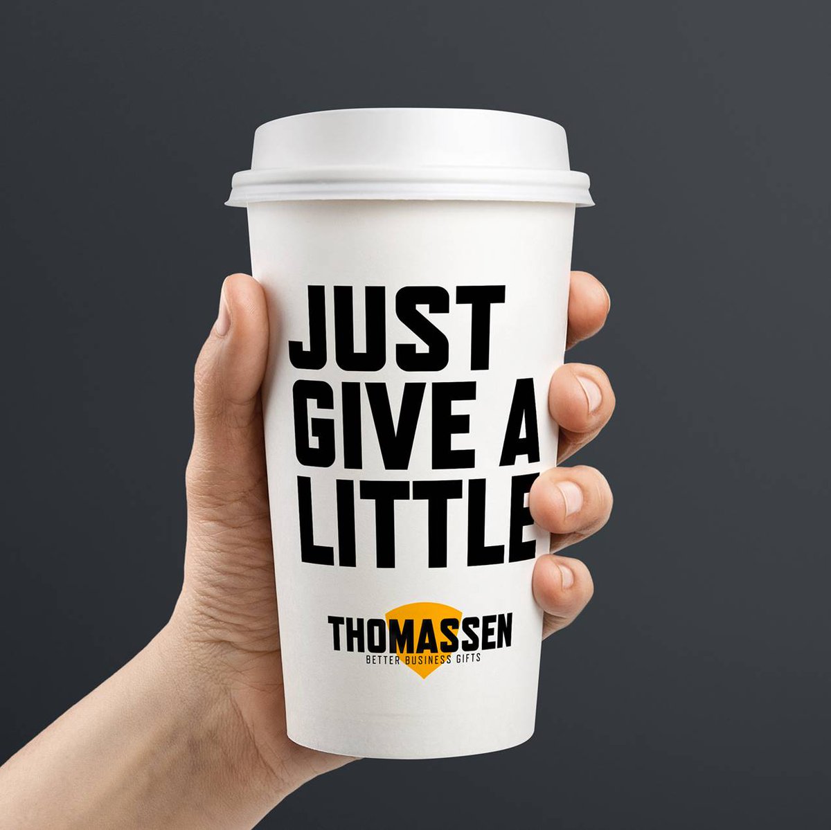 Wist je dat Nederland het land is waar de meest koffie gedronken wordt met een gemiddelde van 2,4 kopjes per persoon / per dag?
#smaaktbeteruiteenbeker #koffie #beker #koffiebeker #handig #gemiddelde #ThomassenGifts #relatiegeschenk #relatiegeschenken #giveaway #giveaways #Breda