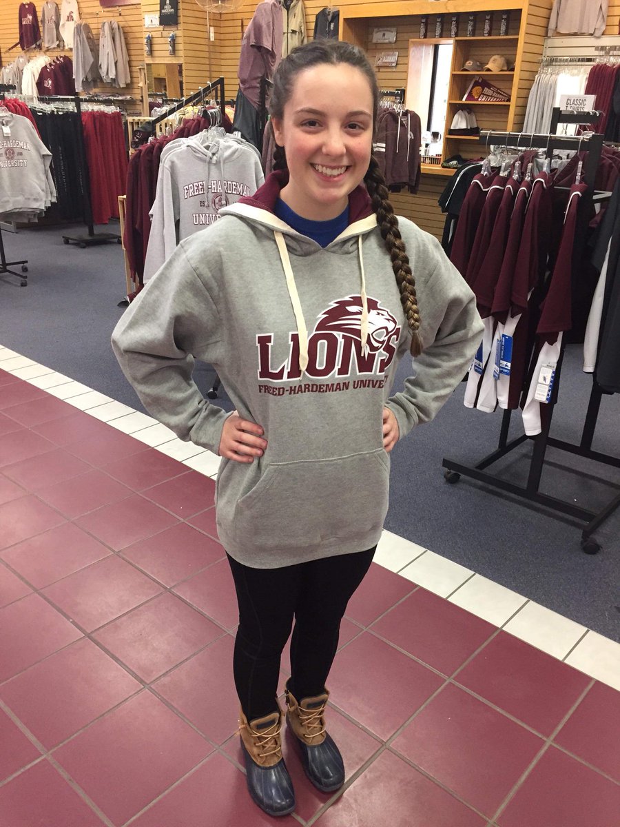 fhubookstore's tweet image. Look how cute Maria is in our newest hoodie! You can look this good, too, for only $44.98! #FHU 🦁📚
fhubookstore.com