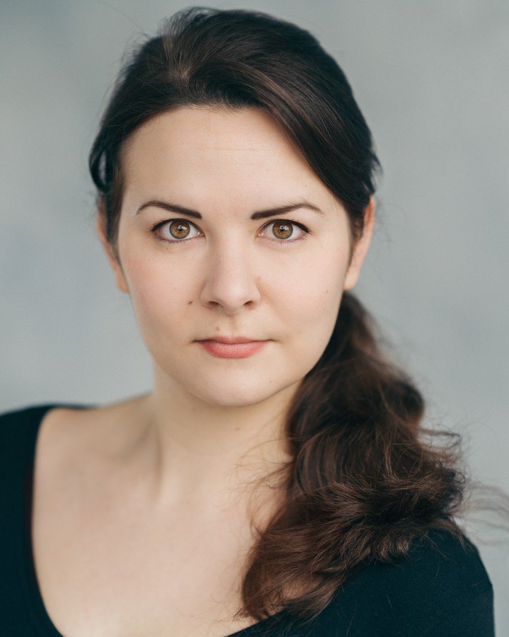ZoeLambrakis's tweet photo. It's that time of year again. New headshots, courtesy of @ALoveHeadshots! #headshots #acting #shotsallround #showingface 📸 https://t.co/fPZnWuSuSW