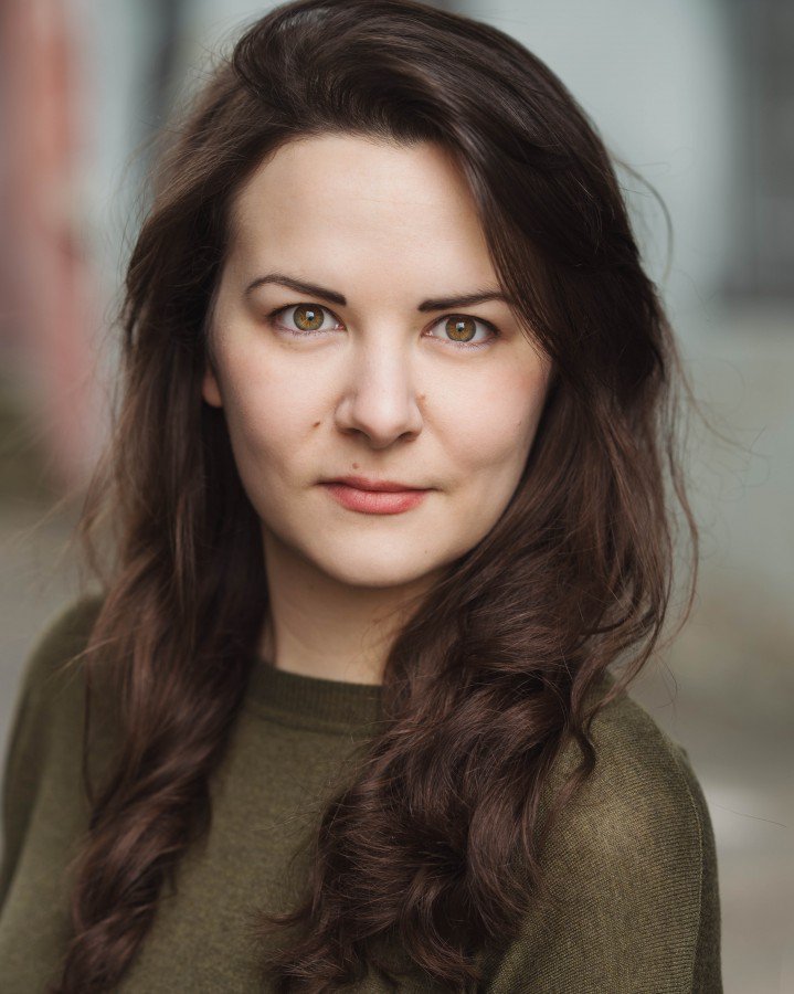 ZoeLambrakis's tweet photo. It's that time of year again. New headshots, courtesy of @ALoveHeadshots! #headshots #acting #shotsallround #showingface 📸 https://t.co/fPZnWuSuSW