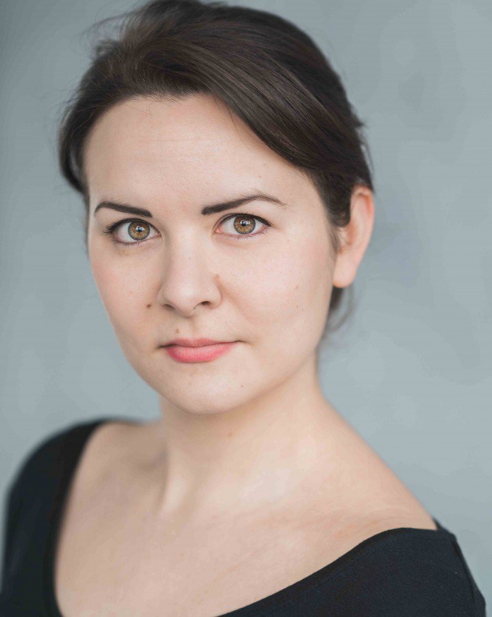 ZoeLambrakis's tweet photo. It's that time of year again. New headshots, courtesy of @ALoveHeadshots! #headshots #acting #shotsallround #showingface 📸 https://t.co/fPZnWuSuSW