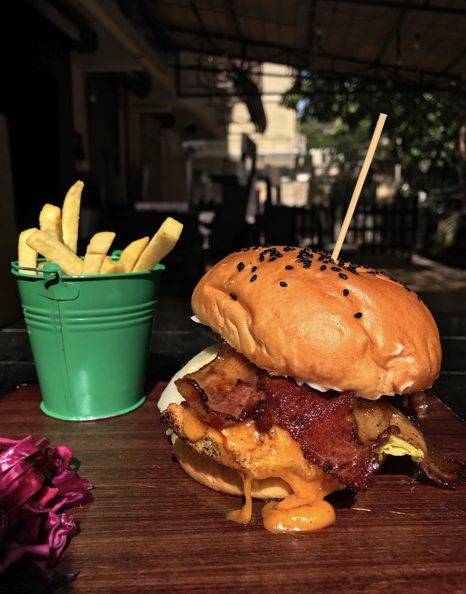 yummitment's tweet photo. Diet plan for a Sunday:
Burger with bacon.
The BBC with bacon at Ralphy’s Quickies.
#Yummitment #Mumbai #Foodie #FoodBlog #Burger #Fries #Bestburger #BurgerTime #BurgerLove #FoodTalkIndia #FoodPorn #Ralphysquickies #Andheri #ChickenBurger #Bacon https://t.co/X7x2m79yIP