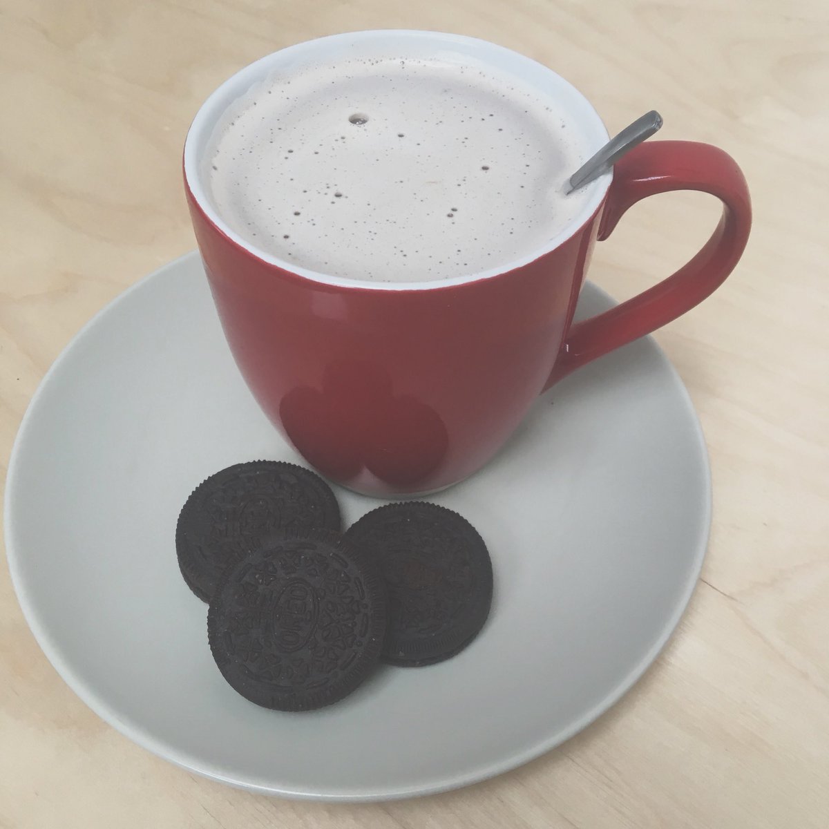 MyVeganVow's tweet photo. TREATIN’ - At the moment I’m working my but off in the garden every day before I head to https://t.co/E6KD3RflSE’s killing me. So I try sit for an hour before I go to work and have a coffee or hot chocolate and just relax.The days flash by far too quickly. #treatin #needmorehours https://t.co/VwxLwmv4nP