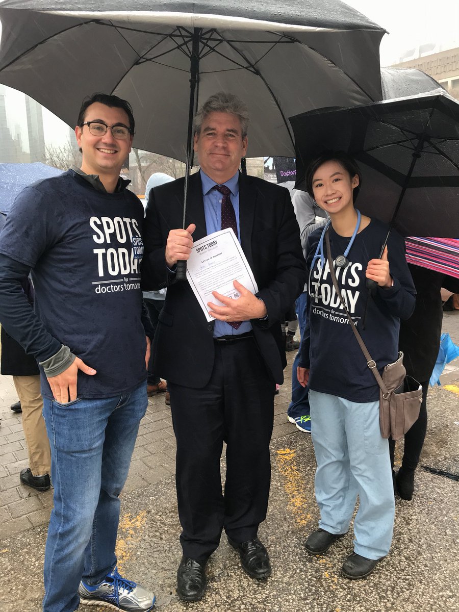 Spots4Docs's tweet photo. Thanks to @JohnFraserOS MPP @OntLiberal and PA @ONThealth for coming out! #Spots4Docs https://t.co/DPZFUq4SFj