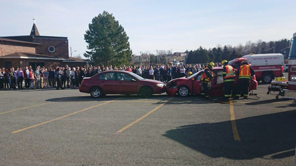 Andrew_Parsons1's tweet photo. Powerful presentation today by @HolySpiritHS and @MADDAvalon today in CBS, the life altering and life ending impacts of impaired driving.  Please just don’t do it.  @JPS_GovNL #endimpaireddriving https://t.co/l5K5X11lfy