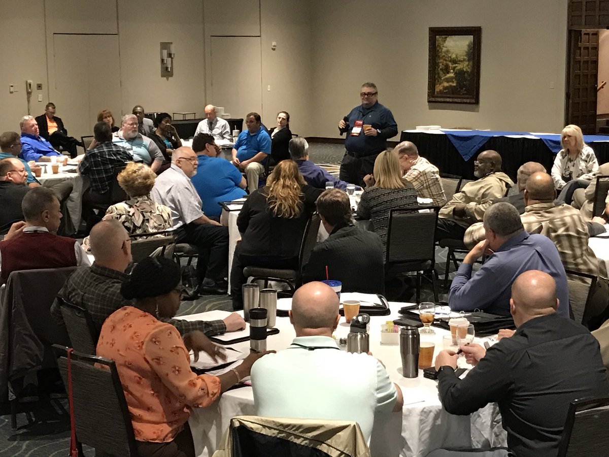 ShowMeHeroes's tweet photo. Missouri breakout session, lead by Steve Hamby DWD Assistant Missouri Veteran Director. #JVSG2018 #MissouriVeterans #Education #MoWorkforce https://t.co/4bj87Xi1XI