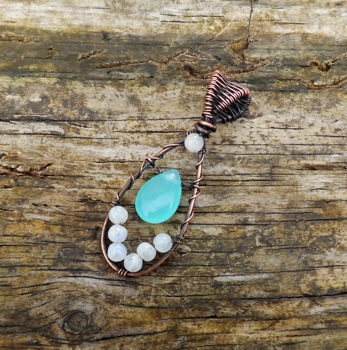 Aqua quartz and Moonsone pendant CharismaCrystals.etsy.com  #Aquaquartz #quartz #moonstone #rainbowmoonstone #moonstonejewelry #quartzjewelry #handmadejewelry #pagan #wiccan #festival #festivaljewelry #hippy #surfer #womaninbiz #handmadehour #etsy