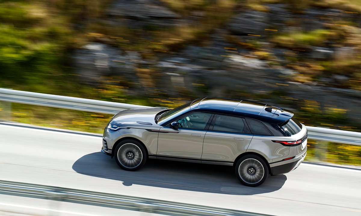 LandRoverGTA's tweet photo. Less truly is more. #RangeRover #Velar wins 2018 World Car Design of the Year. 
For more info: https://t.co/gwOlSvlQcT https://t.co/us6Tq8x1MM