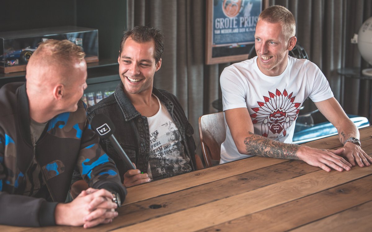 De eerste aflevering van @MEETTHEPLAYERS staat online op voetbalzone.nl/doc.asp?uid=32…! Ik ging samen met Tommie racen op Zandvoort. Denk je dat hij kans maakt? 😂🏆😁 #meettheplayers #voetbalzone