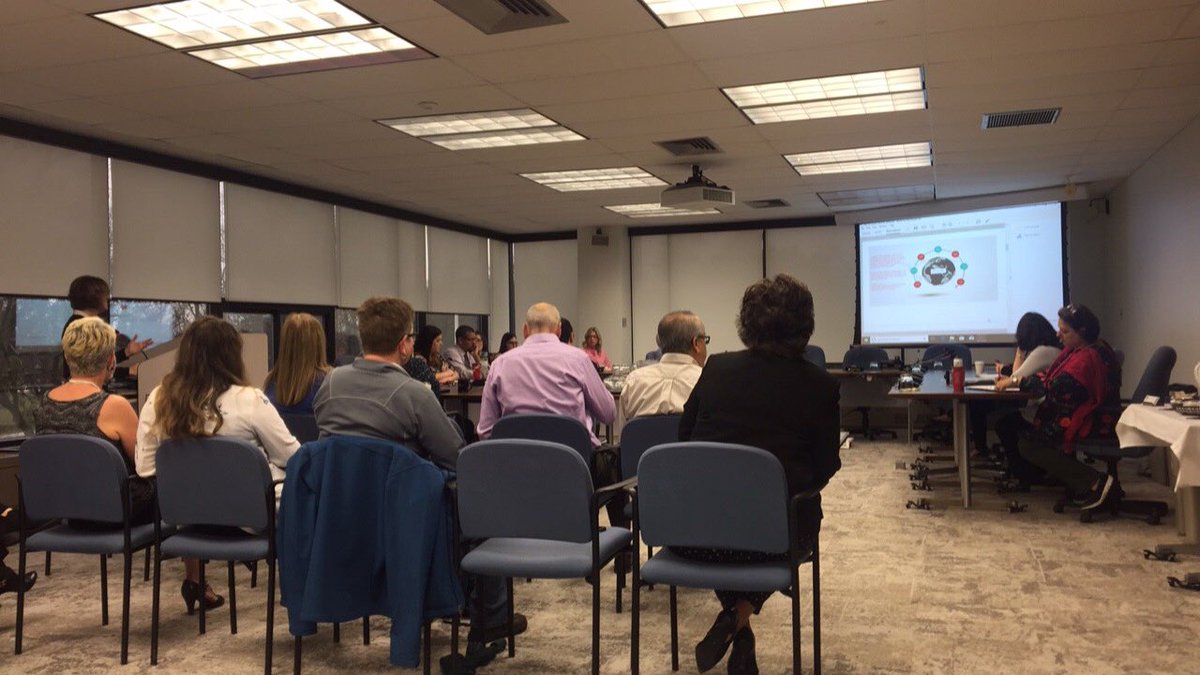 WILLimmploy's tweet image. We’re at the @CityofLdnOnt today to participate on an information and dialogue session on internationally trained individuals, international student graduates, immigrants, and newcomers and employment.  #ImmployToday #LdnOnt #DiversityAndInclusion