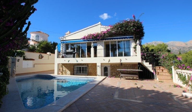 spinrest's tweet photo. 6 bedrooms 3 bathrooms Villa for sale in La Nucia, Alicante
On the mountainside of the urbanization Panorama in La Nucia you enjoy panoramic sea and mountain views. The key word of this property is "Big Spaces".
https://t.co/MSQtQtx4hY Call +34 666 45 75 25 https://t.co/8WW9fcoPan