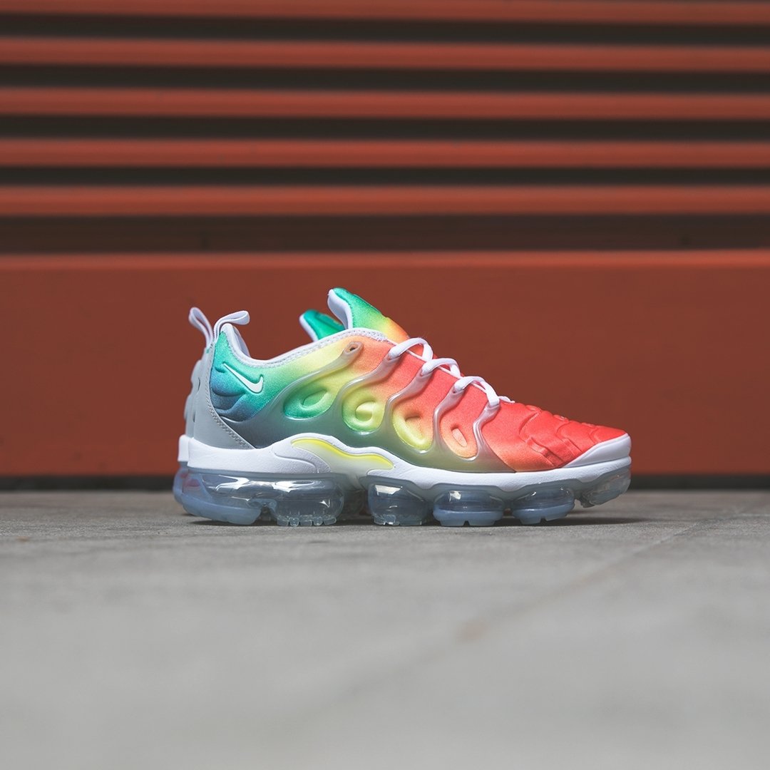 vapormax plus neptune green