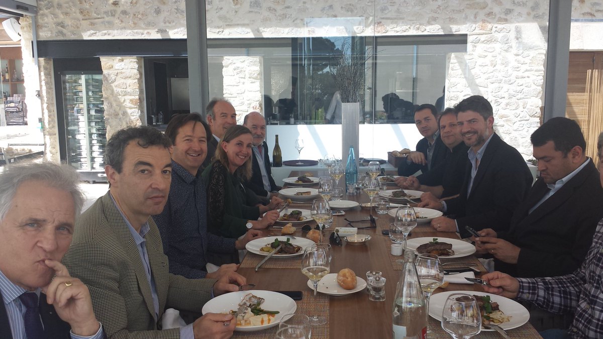 CcefComite's tweet photo. Membres CCEF Languedoc-Roussillon déjeunent au 
Château de Verchant avant le commencement du jury de sélection. https://t.co/w5MQyq23Od