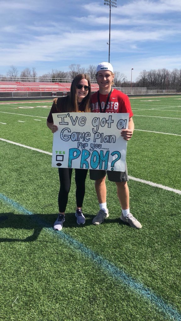 BBHHSProm2020's tweet photo. Hopefully your prom game plan is better than your powderpuff game plan 😤 have fun at prom💕🤗🎉 @hallie_wiglusz @SeanCats_ https://t.co/PkNRE4EZoI