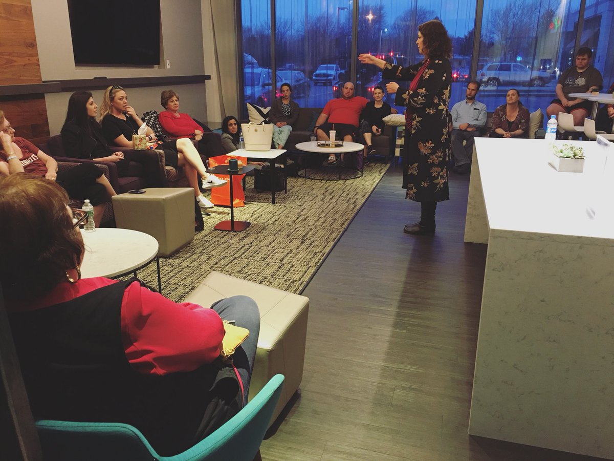 livecobu's tweet photo. Fun time at #MediumNight with the @stnlandingapts community! ๐ก๐๐ฎ #SLLife #activate #community #happyresidents #DoorbellLife https://t.co/NeE2HTEVNt