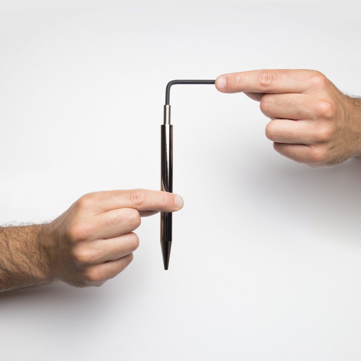 Minimalux's tweet photo. Ballpoint - Black Desk Pen. Simply replace the refill with the turn of a key: https://t.co/t8QDbPf2tf #MINIMALUX #ForPerson https://t.co/mkjPJEXn7n
