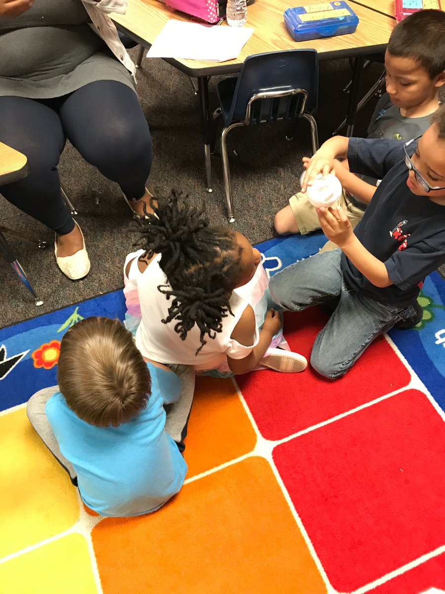 delatorretech's tweet photo. MM Kindergartners exploring pushes and pulls stations. #pltw #gvrox https://t.co/QstljpV0pI