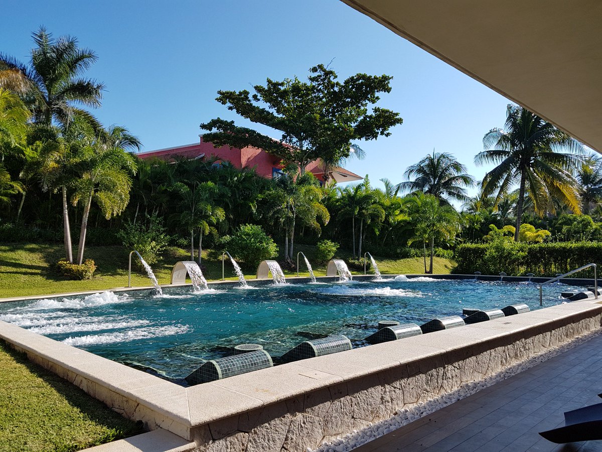 BarceloMayaGR's tweet photo. #WednesdayWisdom Nada mejor que comenzar tu día en nuestro USpa con un circuito de hidromasaje 😌👌 https://t.co/nLPlbBDE1a