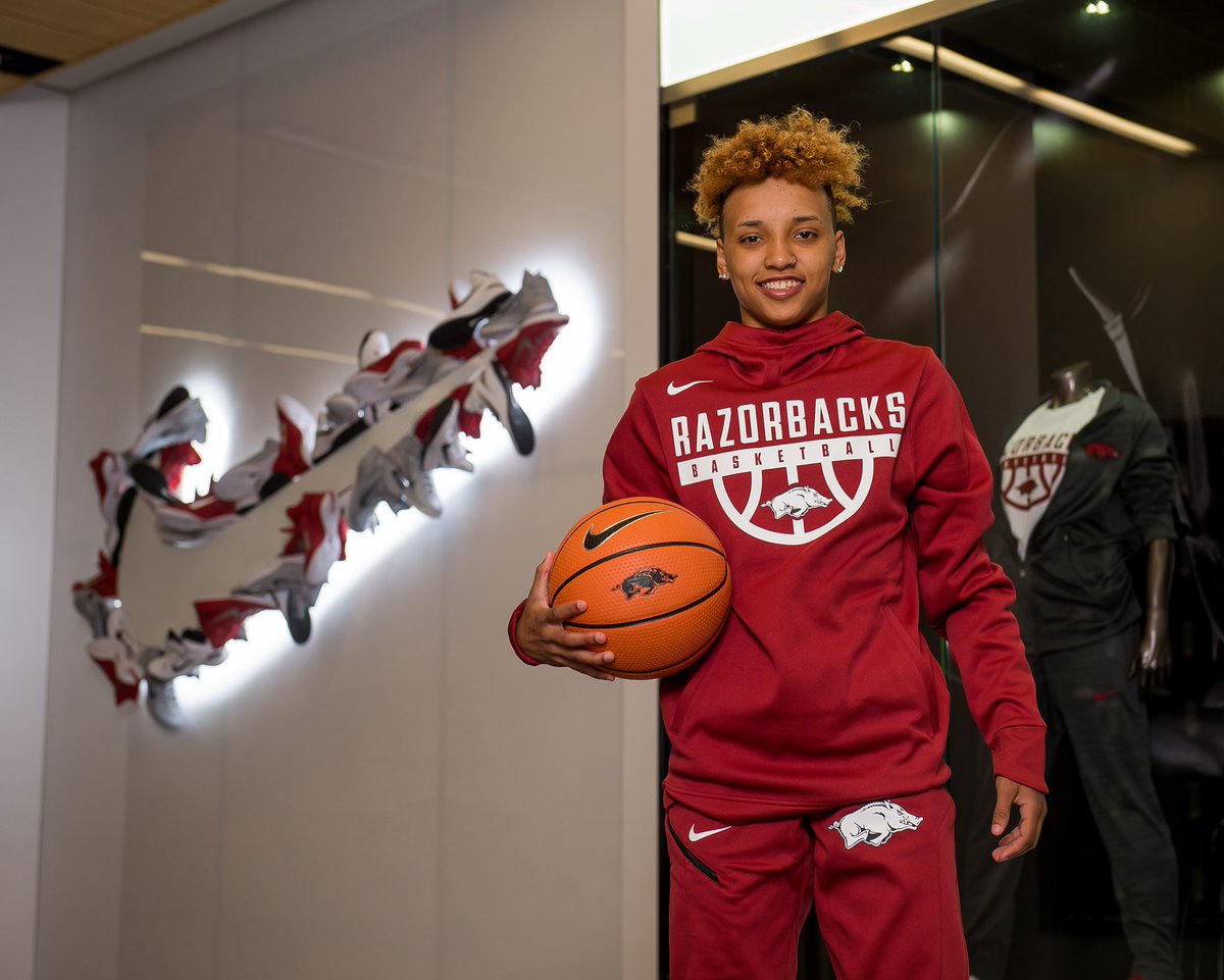 a2smooth_'s tweet photo. Thank you! 🐗❤️ @RazorbackWBB https://t.co/5NNdPWqm70