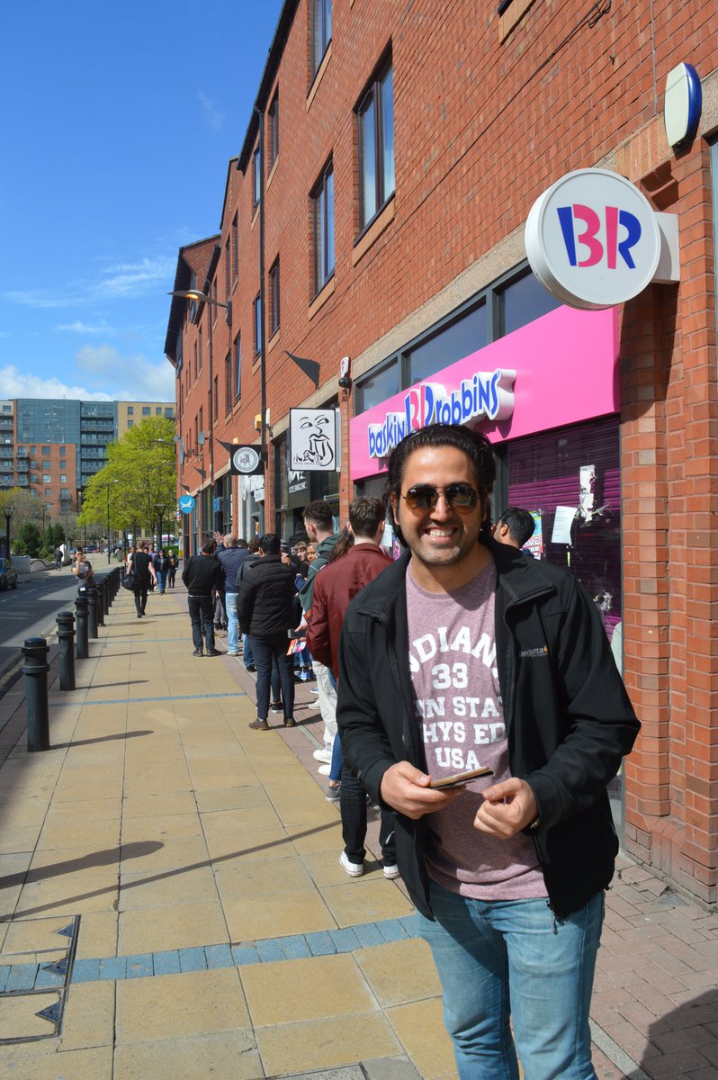 Wrapchic's tweet photo. Thanks to all the awesome people of Sheffield that braved the queue (and occasional downpours) for our second - but official opening. And thank you so much to The Lord Mayor of Sheffield and entourage for cutting the ribbon. #devonshirestreet #officialopening #burritosforapound https://t.co/gS7ZdrKO96