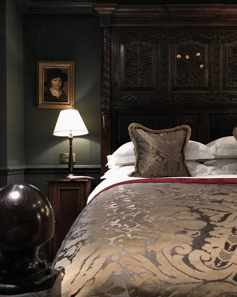 _Nathan_Lewis_'s tweet photo. Never waste any time you can spend sleeping, esp in these plush bed spreads...
.
#battylangleys #boutiquehotels #smallluxuryhotels #london #visitlondon #travel #wanderlust #interior #georgian #interiordesign #vintage #opulence #sleep #luxuryhotels #luxurytravel https://t.co/ngOsSBIWCs